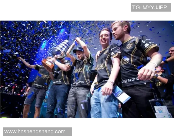 时尚潮流再升级CSGO战队联名推出限量版服饰引领风尚